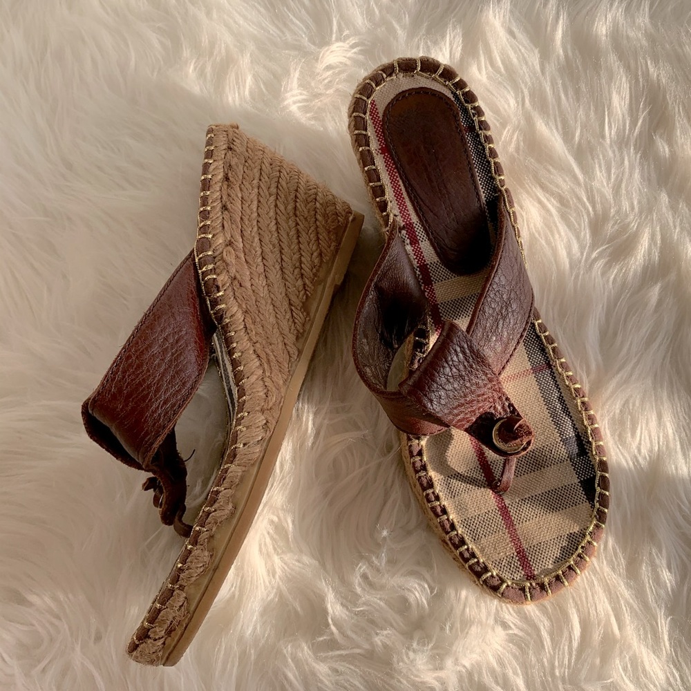 Burberry NovaCheck Espadrille Wedge Thong Sandle Size 6 (36) 3” Wedge Heel.